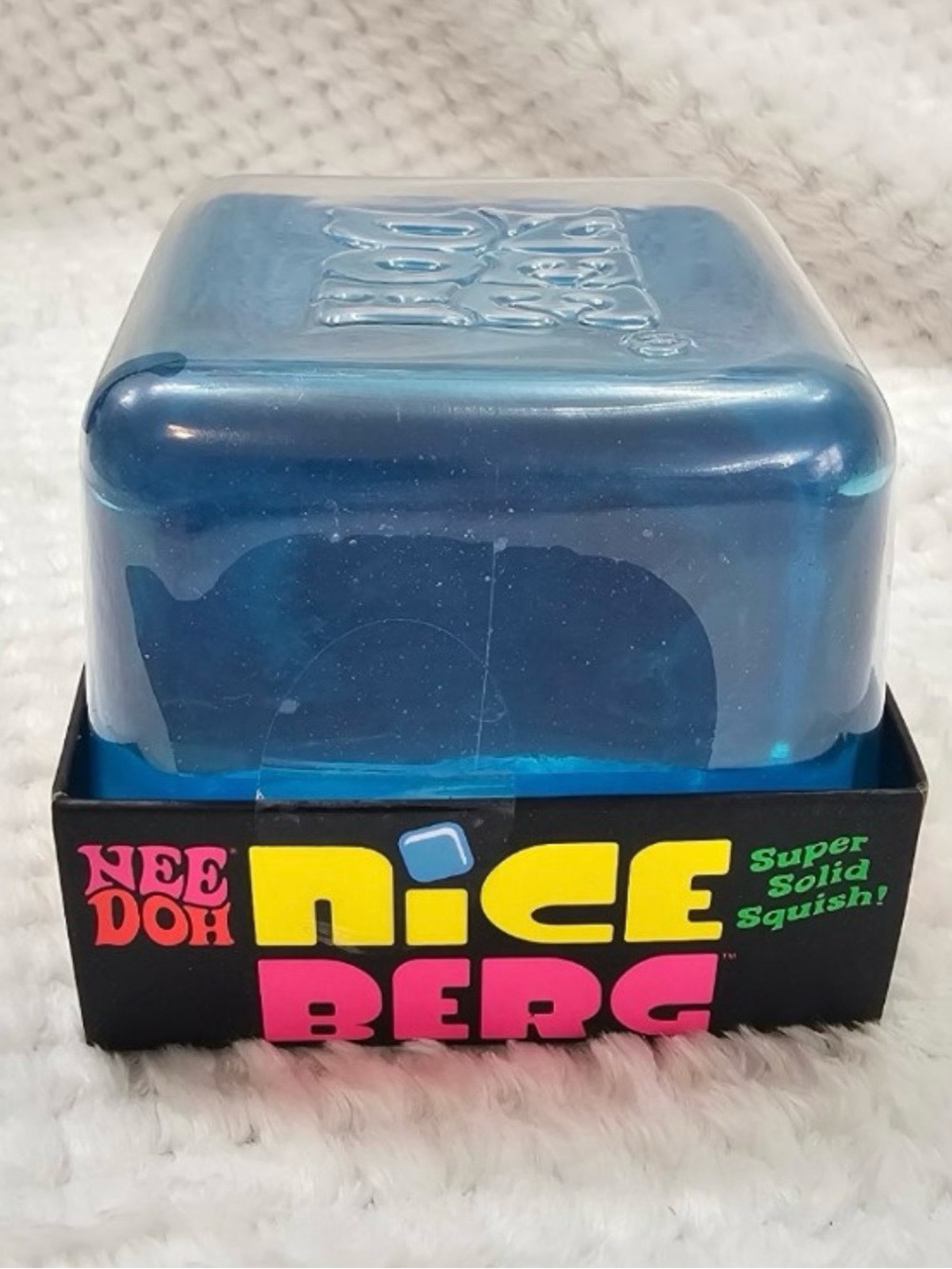 NEW NeeDoh Nice Berg Blue XL Giant Nee Doh Niceberg Solid Squish Cube Ice Block - Picture 4 of 4